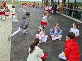 1. Sınıf Öğrencilerimiz “23 Nisan Geleneksel Çocuk Oyunları” Etkinliğindeydi