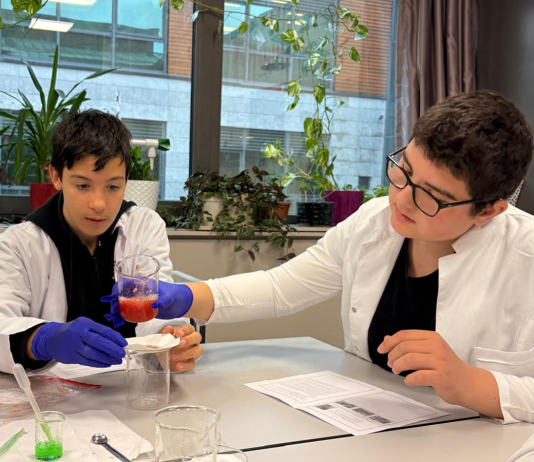 Terakkililer Dünya DNA Günü’nü Kutladı