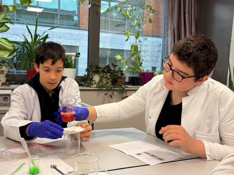 Terakkililer Dünya DNA Günü’nü Kutladı