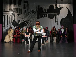 Terakki Oyuncuları Levent Lise Grubu Sahnedeydi