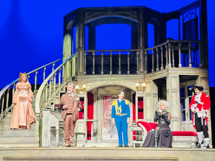 levent_tiyatro_gezisi1