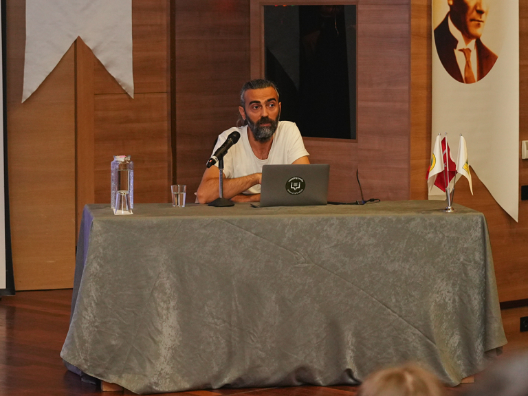 Lise Öğrencilerimiz Bilal Yılmaz’ın Konferansına Katıldı