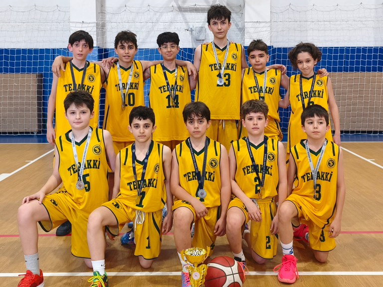 Küçük Erkek Basketbol Takımımız İlçe İkincisi Oldu