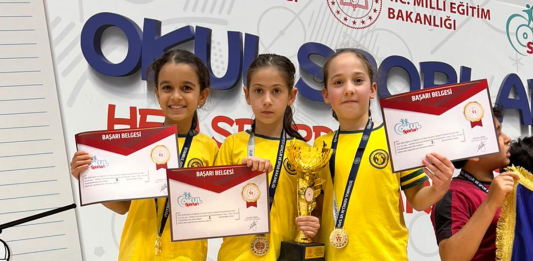 Minik Kız Masa Tenisi Takımımız İl Birincisi Oldu