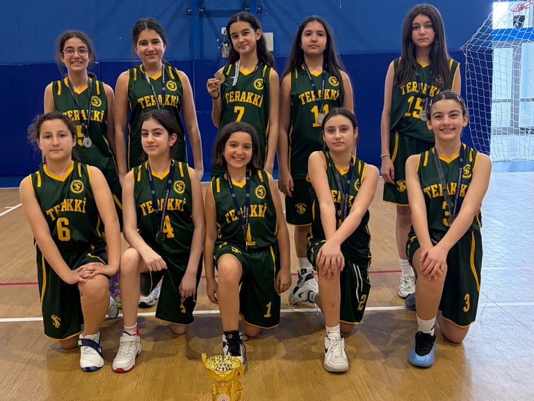 Küçük Kız Basketbol Takımımız İlçe İkincisi Oldu