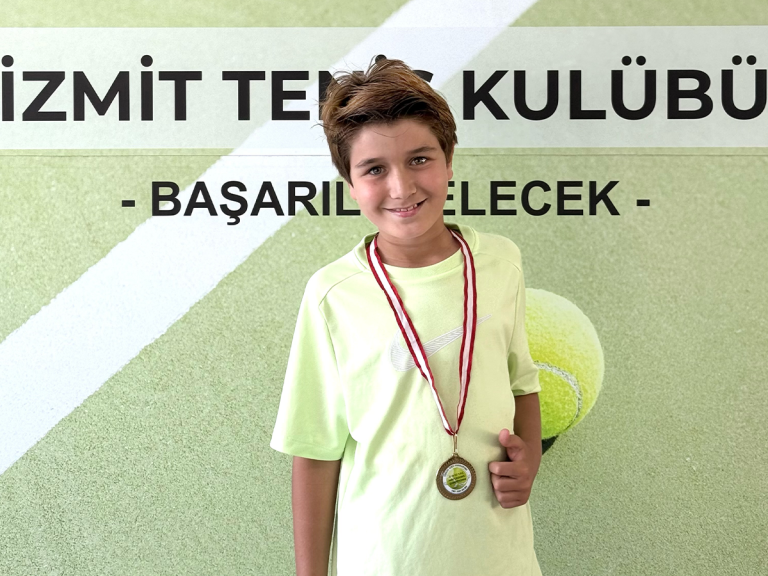 Öğrencimiz “Hafta Sonu Tenis Turnuvası”nda Birinci Oldu