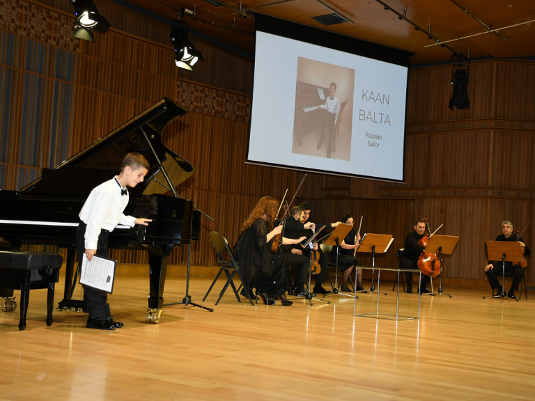 Öğrencimiz “Genç Piyanistler Eğitime Destek İçin Çalıyor” Konserinde Sahne Aldı