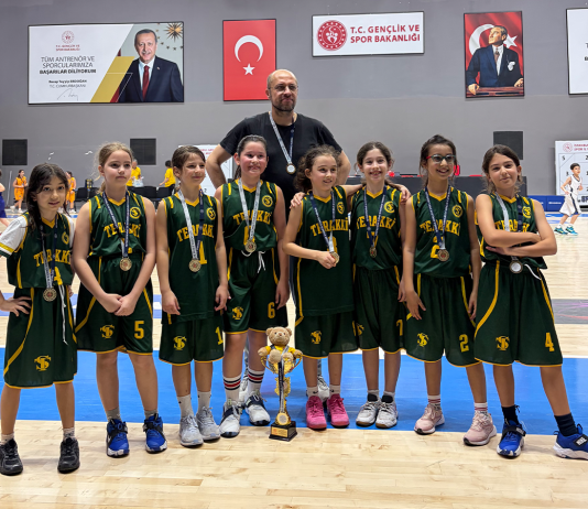 Minik Kız Basketbol Takımımız İl Birincisi Oldu