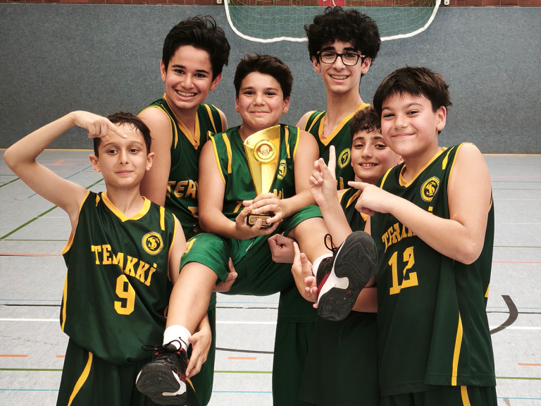 STG: Küçük Kız Voleybol ve Küçük Erkek Basketbol Takımlarımız Şampiyon