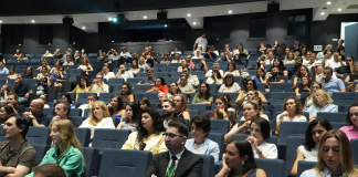 İlkokul Velilerimiz “İlkokul Yolculuğunda Çocuğa Eşlik Etmek” Konferansında Bir Araya Geldi