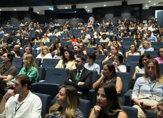 İlkokul Velilerimiz “İlkokul Yolculuğunda Çocuğa Eşlik Etmek” Konferansında Bir Araya Geldi